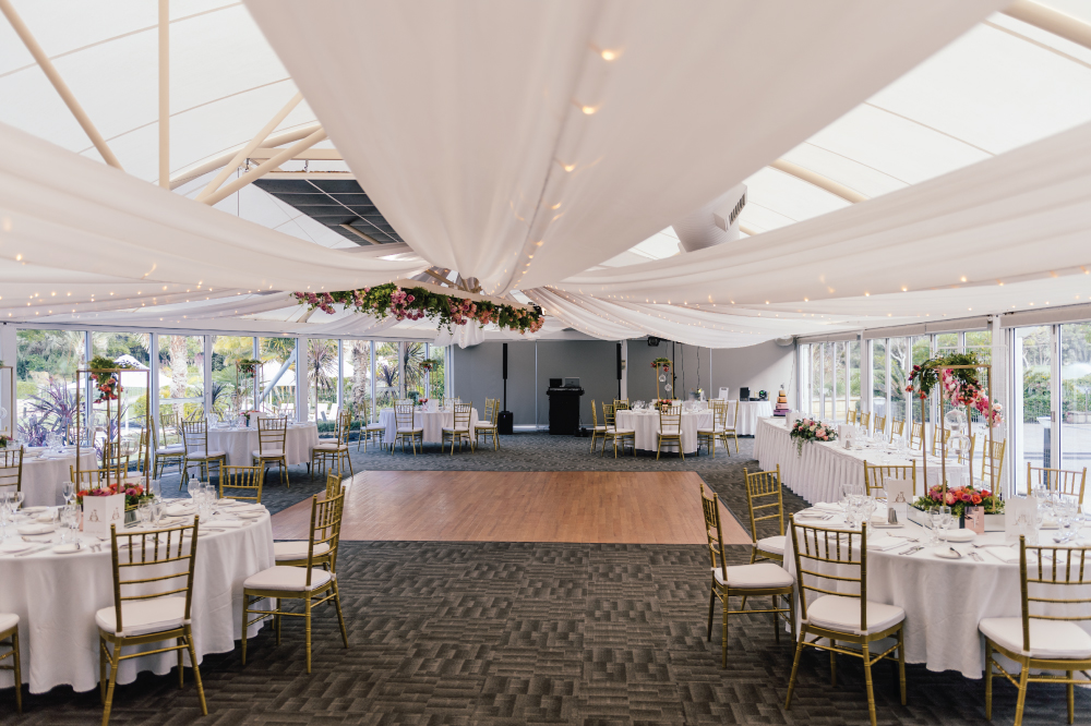 Joondalup-resort-weddings-poolside-marquee-03-M